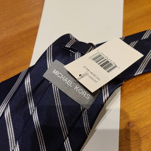 Michael Kors Navy Stripe Tie - Picture 2 of 6